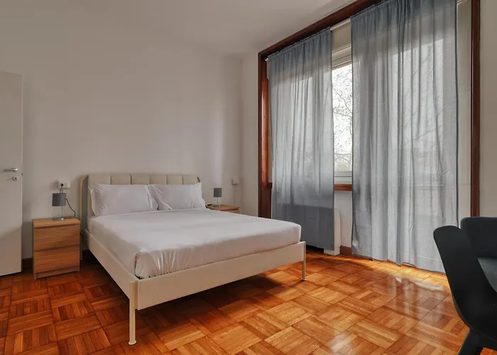 Joivy Chic 3-Bed Flat Near Colonne Di San Lorenzo